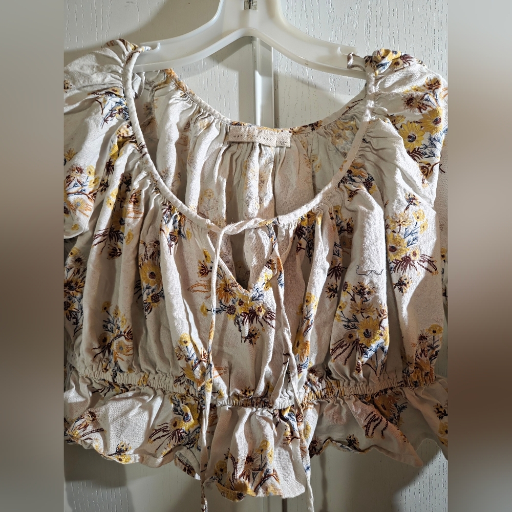 RARE ✨Happy x Nature Kate Hudson Boho Floral Crop Blouse - HTF